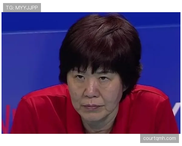 郎平把队员训成铁人，下了场立马变买菜阿姨配名表，这反差我笑不出来